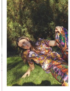 Marie_Claire_UK_-_May_2018-page-010.jpg