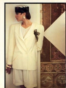 Metzner_Vogue_US_January_1986_11.thumb.jpg.148f6581676e7bb154851a063f1ede31.jpg