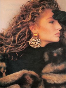 Michaela_Metzner_Vogue_US_October_1987_04.thumb.jpg.2dd6b171908ecb9c7ca5a3160cda9e09.jpg