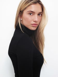 OLIVIA_KARINA_06-1-768x1024.jpg