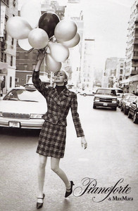PianoforteAdBalloon.thumb.jpg.5e637bb3a64c2dfc54bfe070c64ec4a6.jpg