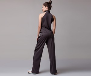 Snap-Pants-Whole-Body-Back.jpg
