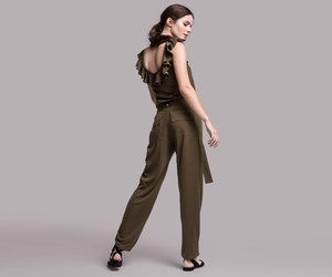 V-Flared-Tank-Top-Lookbook2.jpg
