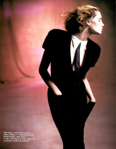 Vallhonrat_Vogue_Italia_September_1986_Speciale_28.thumb.png.f4131f6ed34e5443f741def390258d68.png