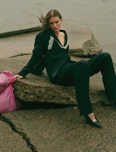 Vogue-Ukraine-Giedre-Dukauskaite-Nagi-Sakai-13.thumb.jpg.fb36c95294f9b95713955f0b9135b2ce.jpg