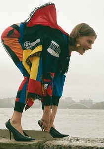 Vogue-Ukraine-Giedre-Dukauskaite-Nagi-Sakai-16.thumb.jpg.681e7f3d6cae3d0786d632baee6cc73d.jpg