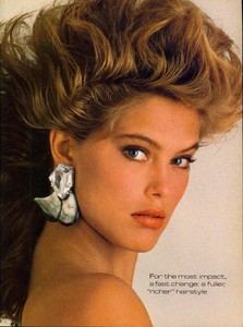 Vogue_US_November_1984_04.thumb.jpg.3f63caff3bb0b914aaec00b952c8bcc8.jpg