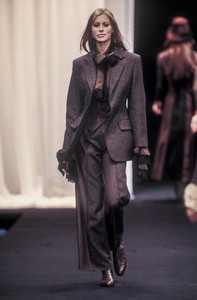 alberta-ferretti-fw-1993-17.thumb.jpg.65f35b7597d47846690bd673c107f5e2.jpg