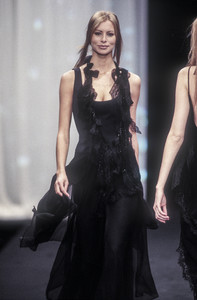 alberta-ferretti-fw-1993-20.thumb.jpg.27ffcaef0707bebdfb50c3550f40228e.jpg