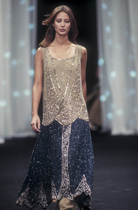 alberta-ferretti-fw-1993-21.thumb.jpg.052cb7fd34f1efa33935ad76f7ff60a7.jpg