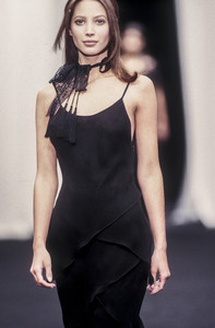 alberta-ferretti-fw-1993-4.thumb.jpg.7992c37539befbc7968c6477ddd77b94.jpg