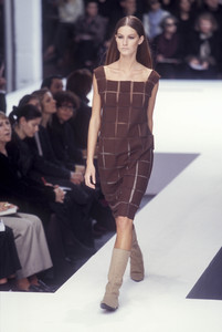 alberta-ferretti-fw-1999-1.thumb.jpg.48f5825838cb979e70999a72cff555c1.jpg