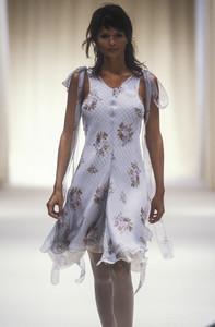 alberta-ferretti-ss-1994-14.thumb.jpg.d40db6f4303c34d74d8dbff1b0cc42b9.jpg