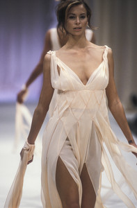 alberta-ferretti-ss-1994-3.thumb.jpg.7de5fb961afcf12241d9c376427ab8fc.jpg