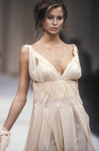 alberta-ferretti-ss-1994-4.thumb.jpg.197c161f0a9a5d9f6fe6003a372d9aba.jpg