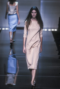 alberta-ferretti-ss-1999-4.thumb.jpg.bcda202dfd56ce365a895fd033e85f5c.jpg