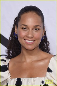 alicia-keys-power-of-women-09.jpg