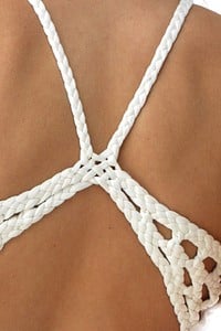 amadi_v038-rx_white_back-detail_2.jpg