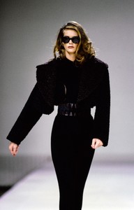 azzedine-alaia-fw-1991-6.thumb.jpg.684f72c7eec3da7afdaba070f66d34bc.jpg