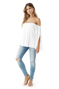 berrak_am060-rx_wht_front2.jpg