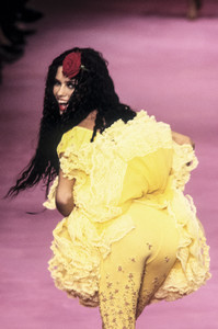 betsey-johnson-ss-1999-4.thumb.jpg.886458b1e1f7da1fb184a22457d0f1b2.jpg