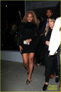 beyonce-kelly-rowland-step-out-for-dundasworld-store-opening-18.jpg