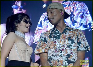 camila-cabello-and-pharrell-williams-perform-sangria-wine-at-her-la-concert-07.jpg