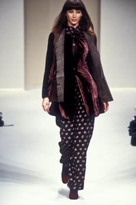 cerruti-fw-1994-5.thumb.jpg.c66f53d1dc2d2fd4ea11ce83b37b231f.jpg