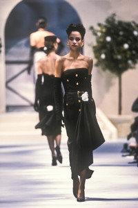 chanel-hc-fw-1986-1.thumb.jpg.5f57f274100cca46b3fc008c9eb5dbdb.jpg