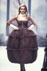 chanel-hc-fw-1991-9.thumb.jpg.f91288f91a80c04b91fb1214cd334478.jpg