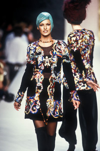 chanel-hc-fw-1992-11.thumb.jpg.05e94793cea042975c7ff903d92093ca.jpg