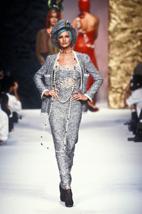 chanel-hc-fw-1992-9.thumb.jpg.c9dfe5306badef5f92f62a03b349ff04.jpg