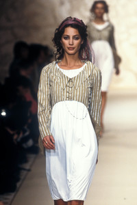 chloe-ss-1994-2.thumb.jpg.779afbdd63a49c608454af04ec83e4da.jpg