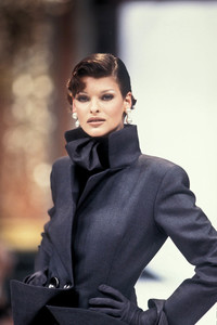 christian-dior-hc-fw-1992-6.thumb.jpg.9c5e899a6c3e70ec93fd02a9e5b72a54.jpg