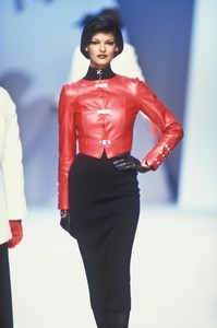 claude-montana-fw-1992-3.thumb.jpg.ef6b47c6144c1474ca9e8bf6032c76f9.jpg