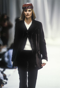 complice-fw-1994-3.thumb.jpg.4c584eb83e3982ff32b863d3d234d593.jpg