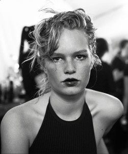 d7ef34dfccb29cca637e007326206a8b--anna-ewers-marc-jacobs.thumb.jpg.0707122db189173c3787137f4574af7b.jpg