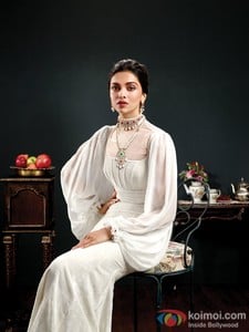 deepika-padukone-dazzles-with-tanishqs-jewels-of-royalty-12.jpg