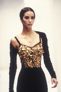 dolce-gabbana-fw-1990-4.thumb.jpg.8a07905937b02d060d1781fef251e9b3.jpg