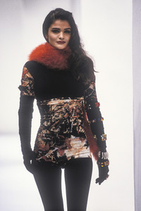 dolce-gabbana-fw-1991-1.thumb.jpg.6e7f392d0f5f88f90322be134998f67c.jpg