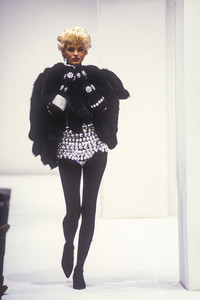 dolce-gabbana-fw-1991-6.thumb.jpg.de06daafa59252e0fd2bfd50c76dee18.jpg