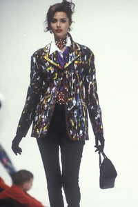 dolce-gabbana-fw-1992-17.thumb.jpg.e32f395b3263b3df8042c85a880196b6.jpg