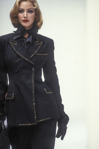 dolce-gabbana-fw-1992-2.thumb.jpg.6aaaa83dcec55fa02ace603175491883.jpg