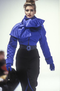 dolce-gabbana-fw-1992-5.thumb.jpg.bc16ba19b313be4ad557606c58b97ab6.jpg