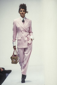 dolce-gabbana-fw-1992-8.thumb.jpg.b773d78052b7f036d0ac78e4bca5aa91.jpg