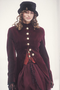 dolce-gabbana-fw-1993-19.thumb.jpg.5be7dab2e2043c8b58d6596e7cb6fd3d.jpg