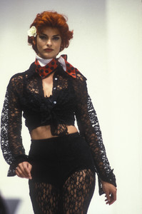 dolce-gabbana-ss-1992-1.thumb.jpg.a40177f9e93ab743ebe11626a451aba0.jpg