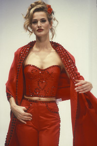 dolce-gabbana-ss-1992-4.thumb.jpg.d68f72a7da94744c87adf31f717c7e2d.jpg