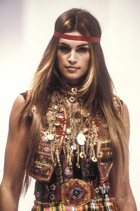 dolce-gabbana-ss-1993-11.thumb.jpg.47aaa65635d25b2c59440deaf90e19cb.jpg