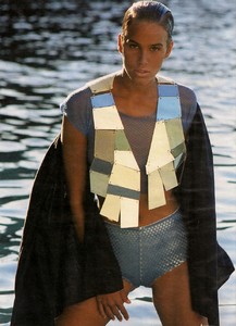 elle_fr_12_feb_1990_9.thumb.jpg.dba2fb6afa985fa819bffe4bf3ed4677.jpg